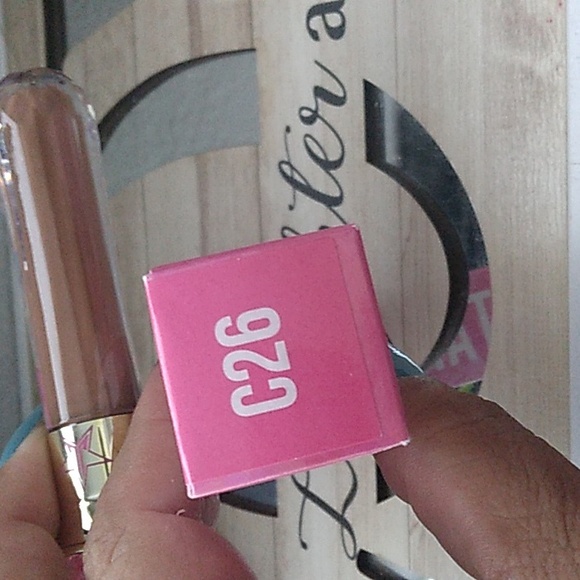 Jeffree Star MAGIC STAR Concealer - Picture 7 of 13